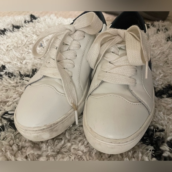 Kate Spade White Sneakers, size 6.5, preowned - Picture 2 of 10